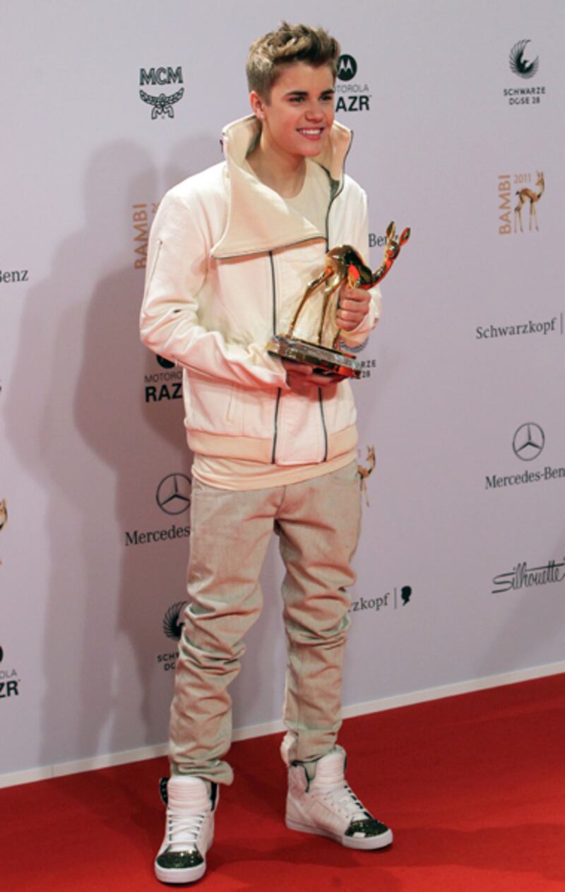 galleries/2011/12/18/blake-lively-kate-middleton-the-kardashians-best-and-worst-dressed-people-of-2011-photos/best-worst-dressed-2011-justin-bieber_ejpbkz