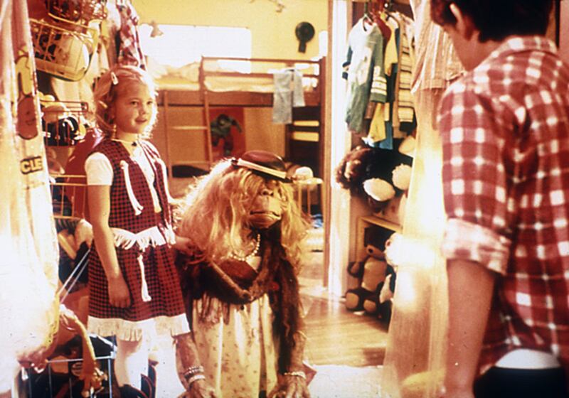 galleries/2009/09/29/roller-girl/drew-barrymore-2_vkxnu8