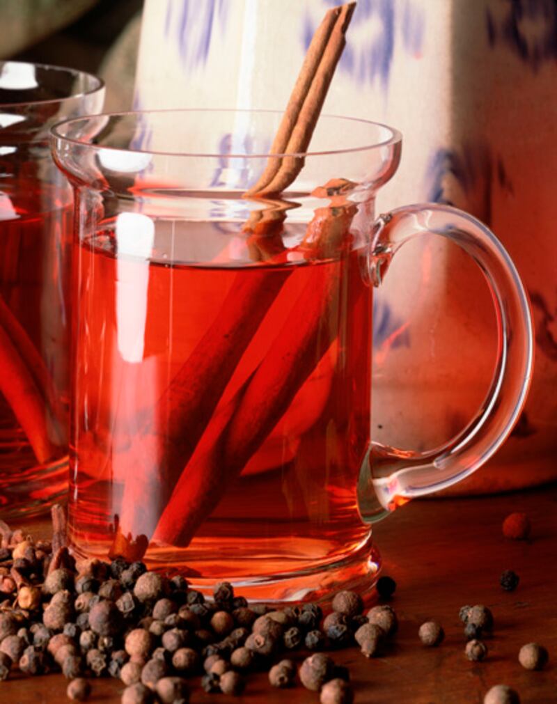 galleries/2011/11/29/20-fattening-holiday-drinks-photos/fattening-holiday-drinks-glogg_u4bmpj