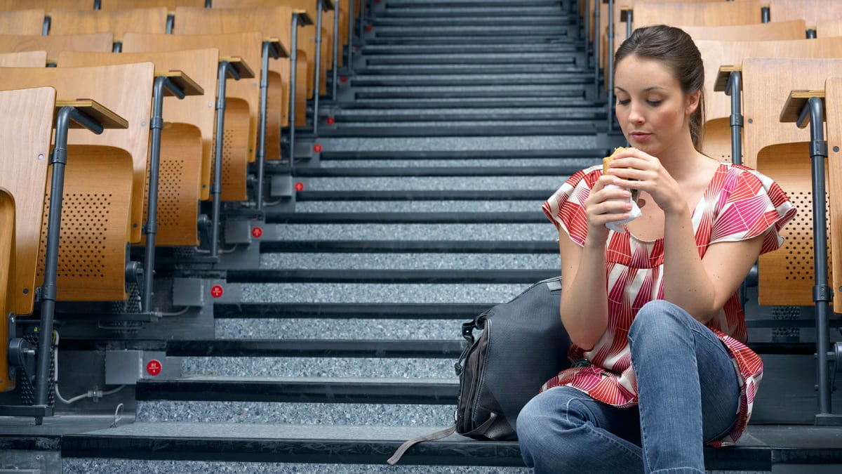 articles/2011/11/09/will-i-get-fat-15-signs-you-ll-gain-weight/freshman-15-rufus_jnmlca