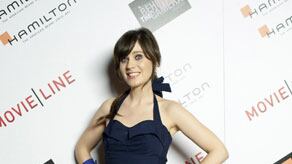 galleries/2010/08/01/gluten-free-stars/gluten-free-stars---deschanel_c83k5d