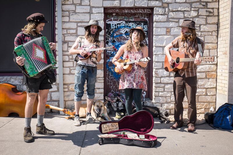 galleries/2015/03/18/you-wish-you-were-here-a-sxsw-gallery/150318-sxsw-05_uqhyrg