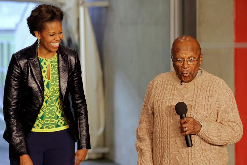 galleries/2011/06/23/michelle-obama-in-south-africa/michelle-obama-south-africa3_vyadtu