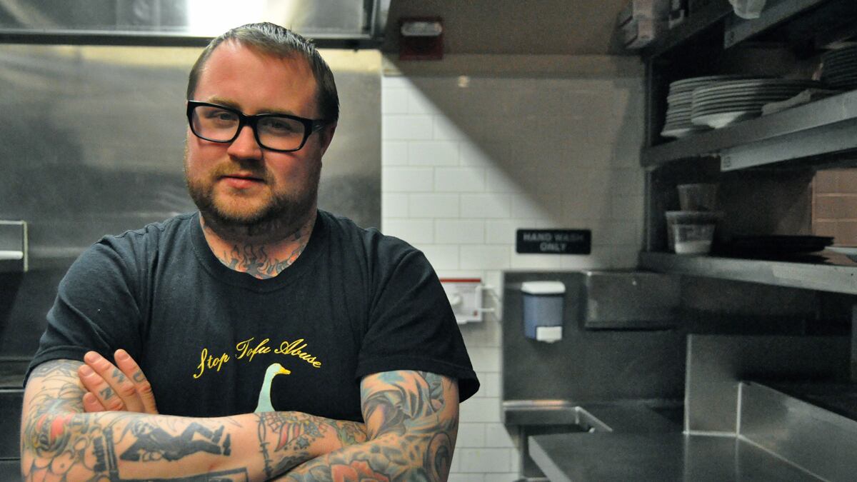 articles/2011/08/24/fresh-picks/jamie-bissonnette-fresh-picks-tease_ewoipy