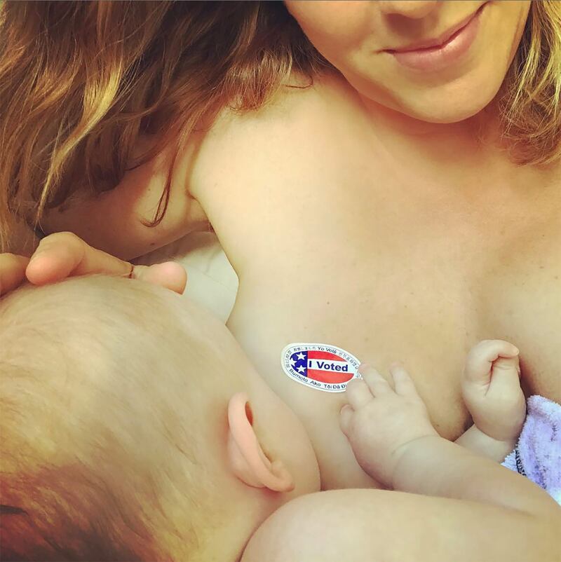 galleries/2016/11/08/celebs-celebrate-election-day-with-voting-selfies/161108-celebs-voting-alanis_ajyrmw
