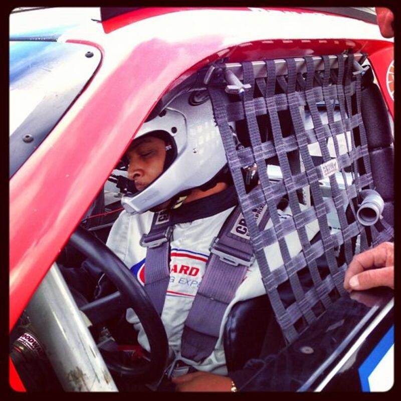 galleries/2012/11/11/miley-cyrus-kate-walsh-more-celebrity-twitter-pictures-photos/t.i._jyiovb