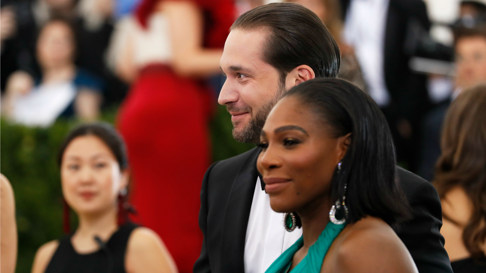 171116-serena-williams-alexis-ohanian-cheat_wrn9ic
