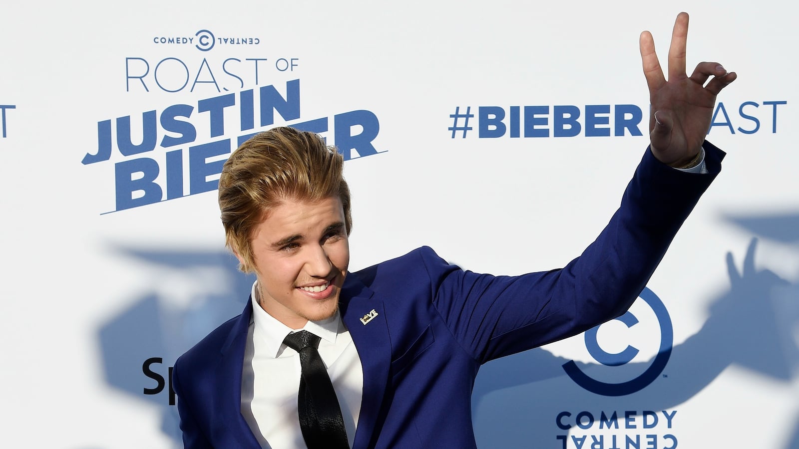 cheats/2015/04/10/judge-arrest-bieber/150410-bieber-cheat_mt4n91
