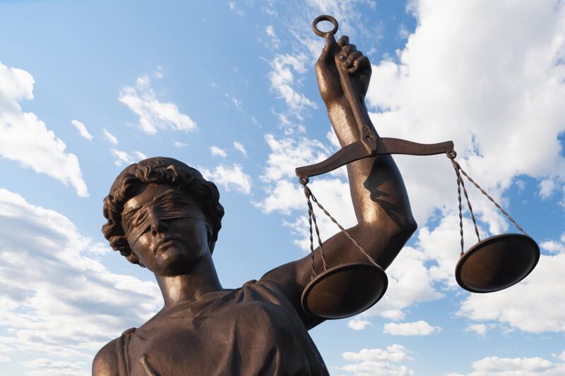 articles/2013/10/24/special-interest-money-has-upended-judicial-elections-says-new-report/131022-clift-justice-at-stake-tease_vikihz