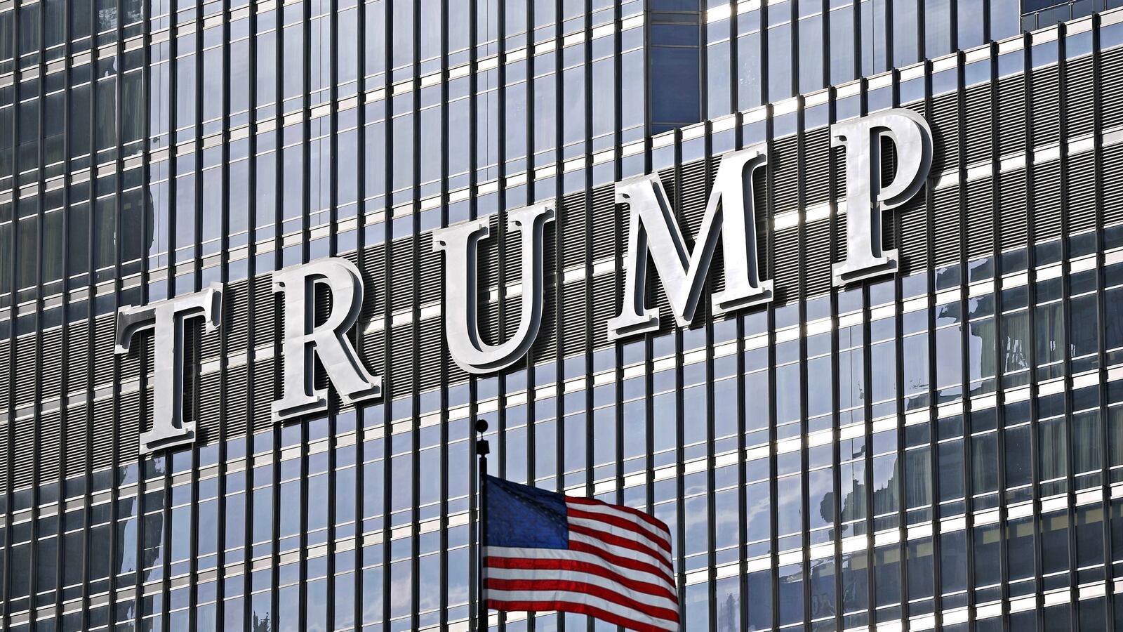 cheats/2016/03/31/trump-hotel-exec-cuffed-for-hitting-woman/160331-trump-hotel-exec-cheat_uuqdeq