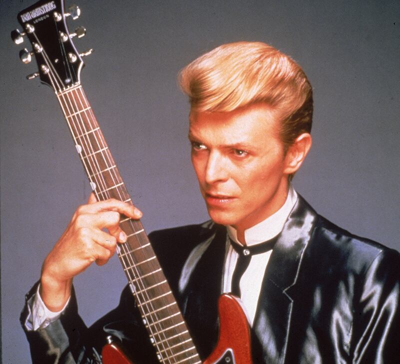 galleries/2016/01/11/david-bowie-style-icon-photos/160111-david-bowie1_jfxraz