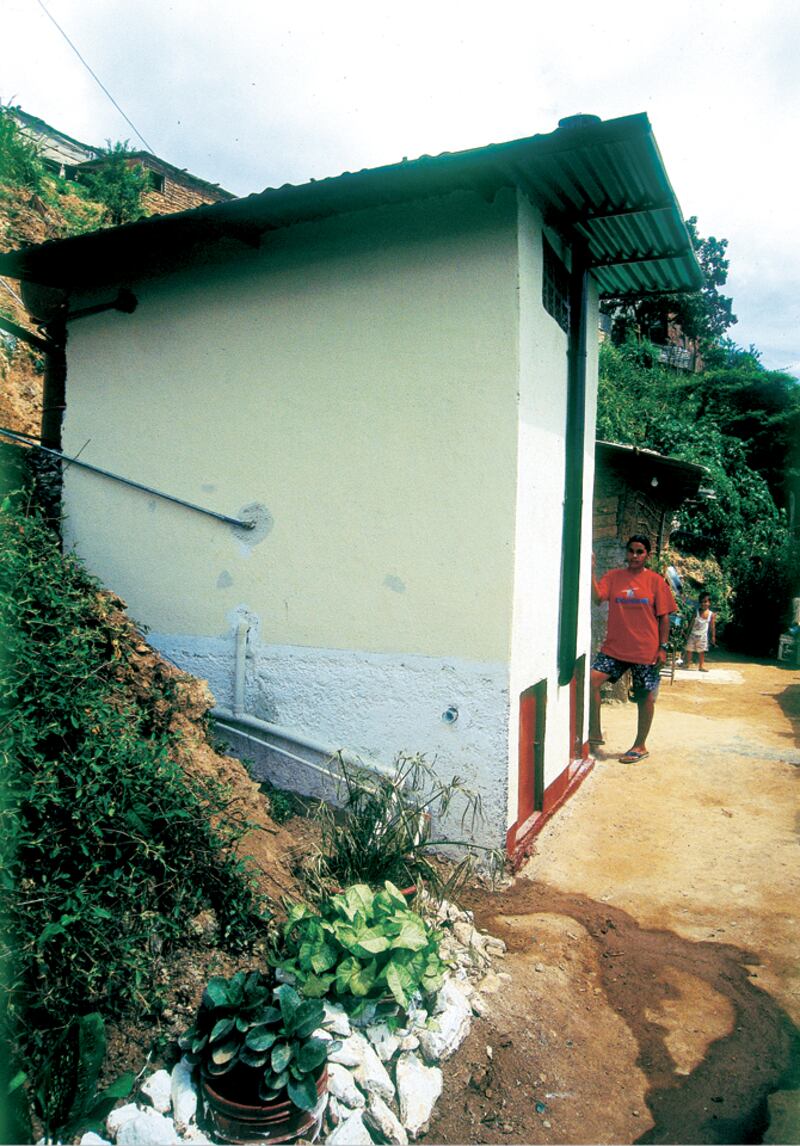 galleries/2011/06/06/marjetica-potrc/marjetica-potrc-gallery-8_tlk5mh