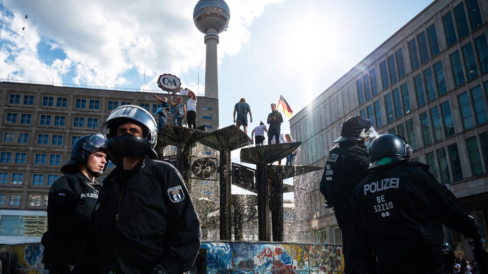 200512-schaer-berlin-tease_xfsjjt