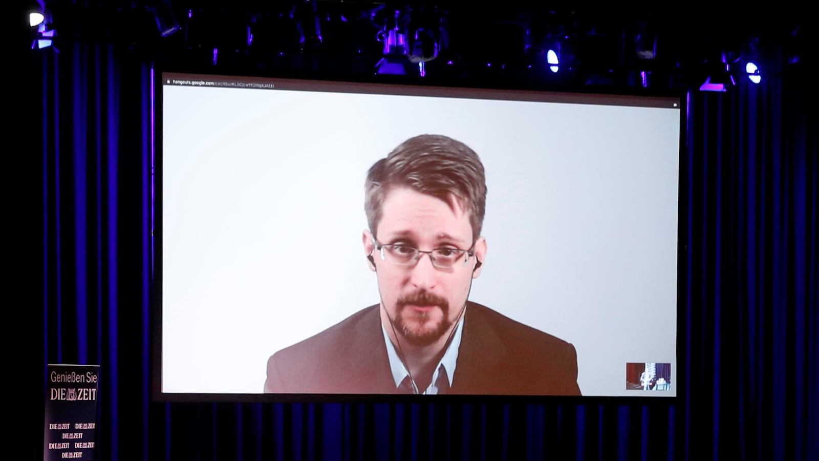 2019-09-17T164814Z_404263773_RC1335B89A30_RTRMADP_3_USA-SECURITY-SNOWDEN_ylq2fo