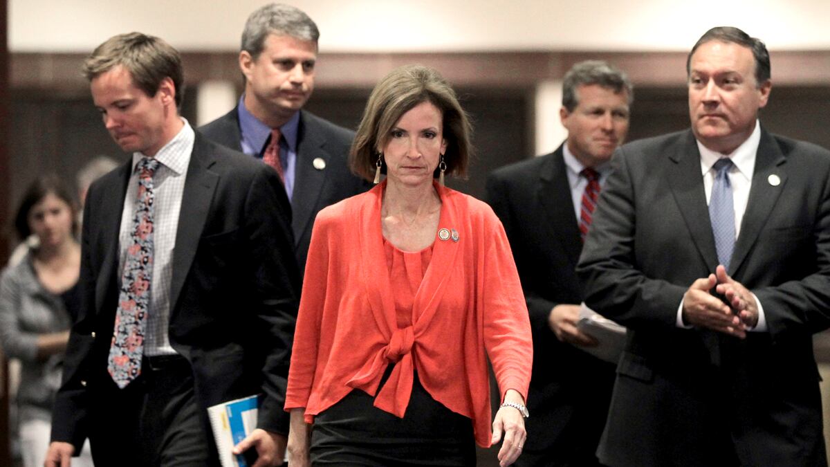 articles/2011/07/25/u-s-credit-rating-drop-inevitable-even-with-deal-to-stave-off-default/america-credit-rating-stone_q24ak7