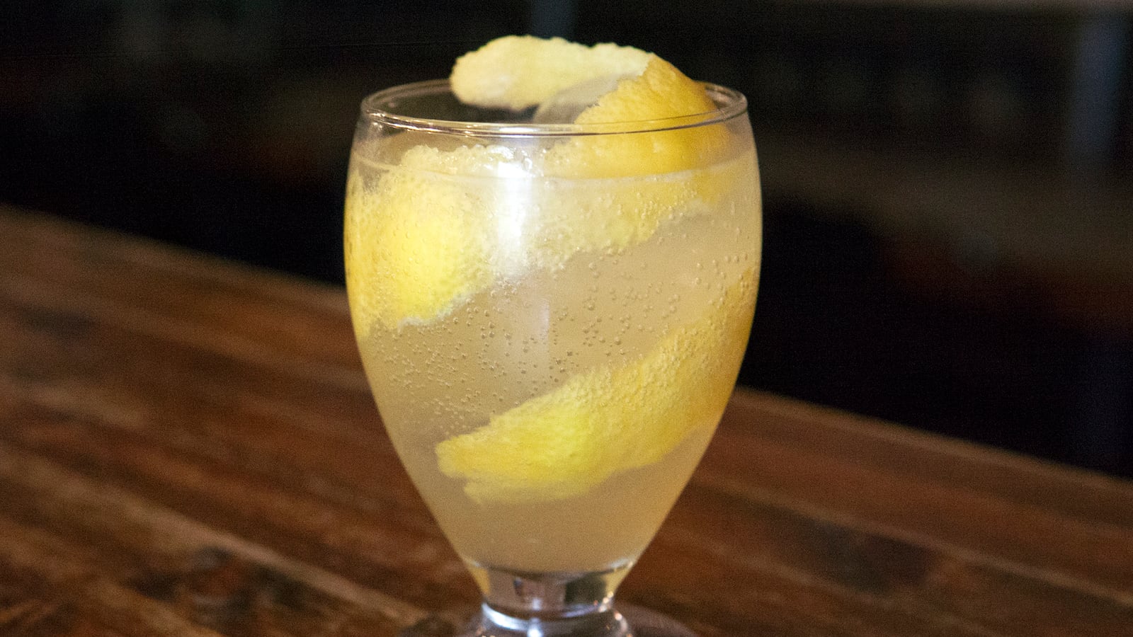 articles/2016/05/27/how-to-mix-the-perfect-memorial-day-punch/160526-rothbuam-memorial-day-punch-tease_o4oksr