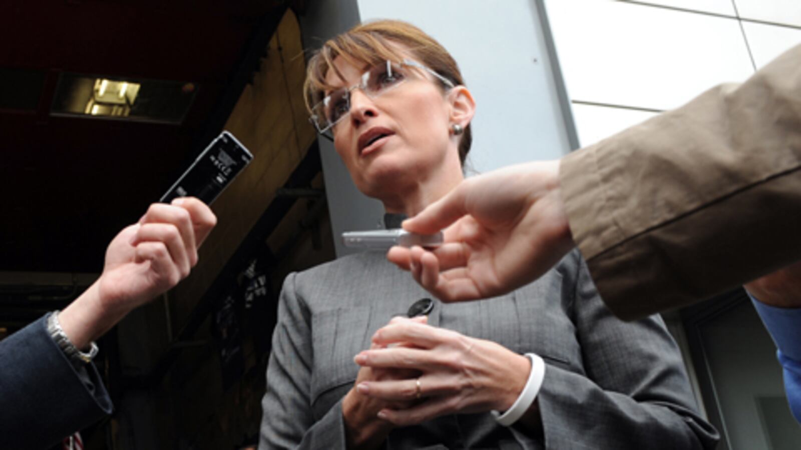 articles/2008/11/30/piling-on-palin-hating-on-hillary/heldman-palin-media_jpcd4q