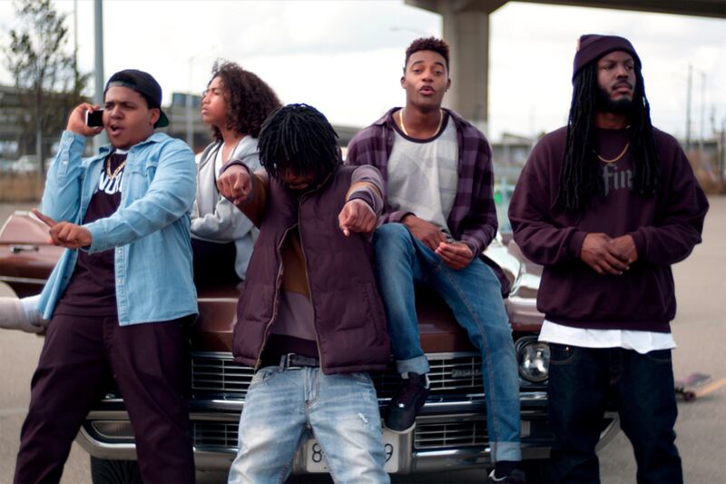 galleries/2016/09/06/fall-2016-s-must-see-movies-marvel-superheroes-brad-pitt-s-sexy-spy-and-j-k-rowling-s-return/160826-stern-fall-movie-kicks_muf4kl