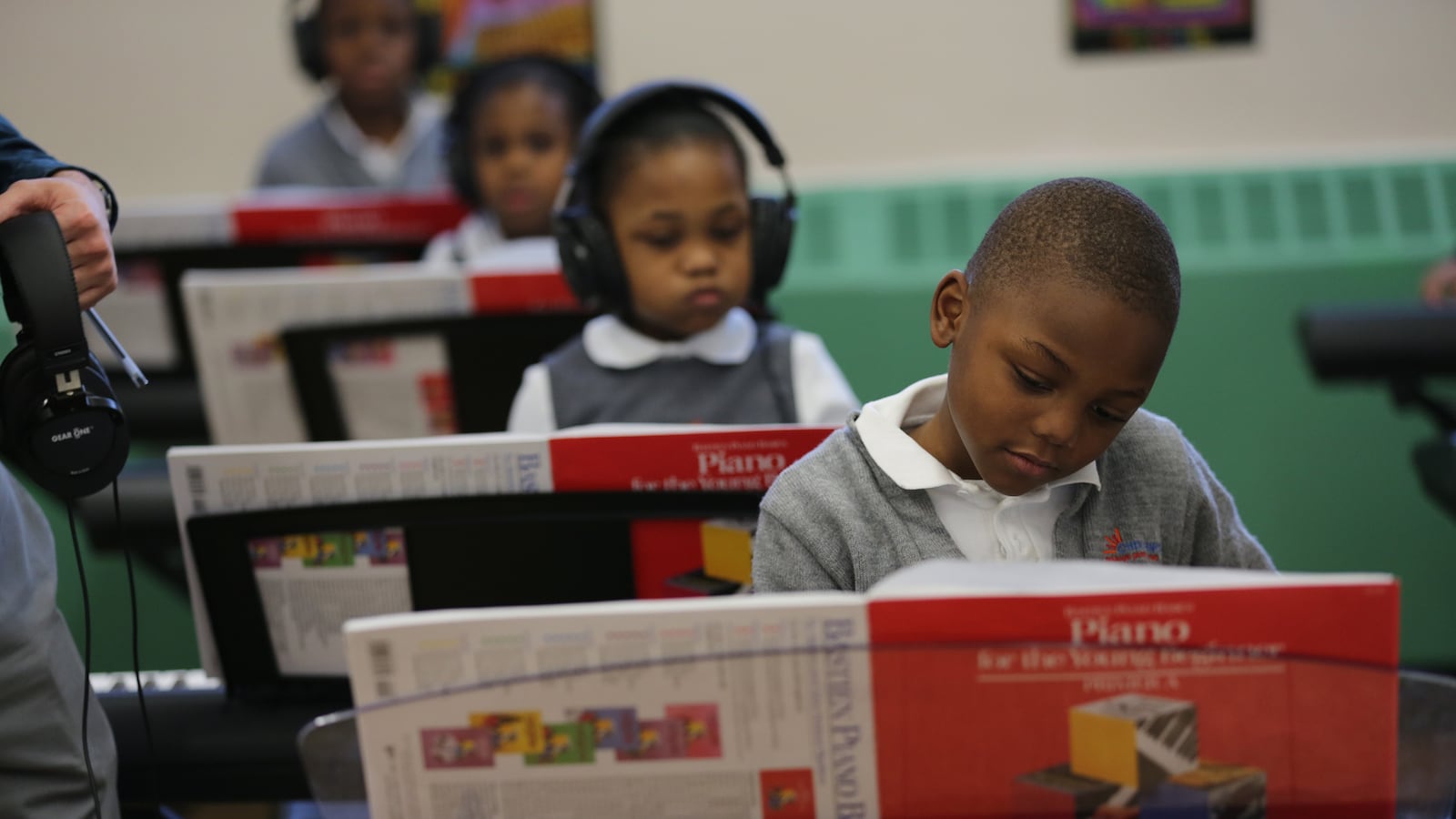 articles/2014/03/04/why-is-progressive-hero-bill-de-blasio-throwing-charter-schools-out-of-new-york-city/20140303-williams-charters-tease_mnf7zz