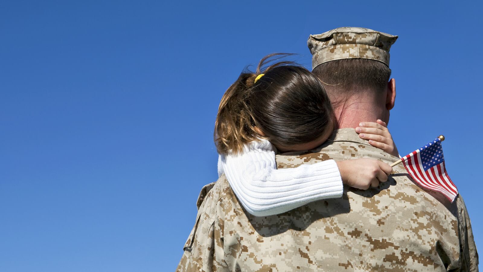 articles/2014/10/16/when-the-war-comes-home/141016-stewart-war_ahnalb