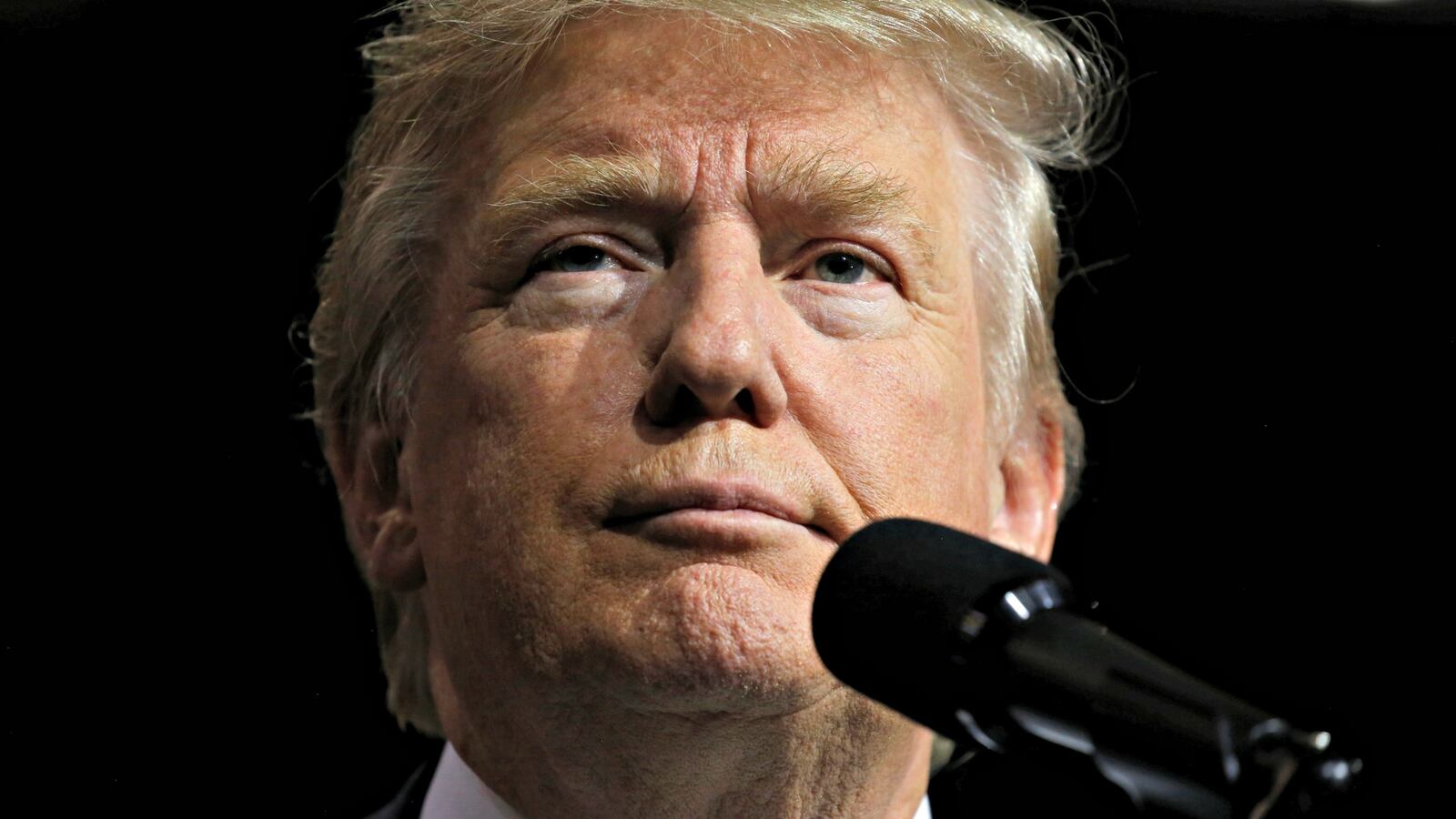 cheats/2016/10/24/poll-trump-s-voter-enthusiasm-advantage-crumbles/161024-trump-crumble-cheat_rbkxwu