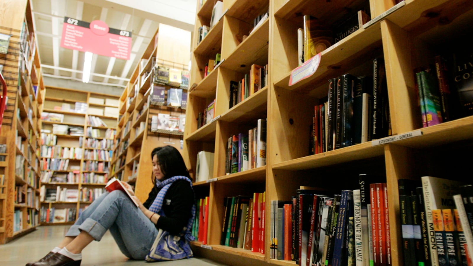 cheats/2013/02/15/bookstore-sales-stay-steady/indie-books-clubs-kelly_vfoaex