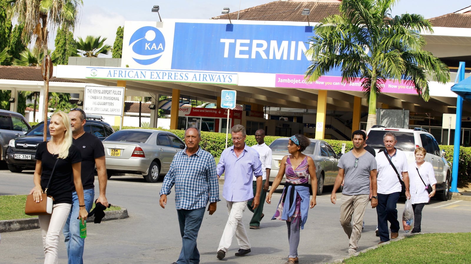 cheats/2015/12/20/flight-forced-to-land-over-bomb-scare/151220-plane-cheat_kc7e3i