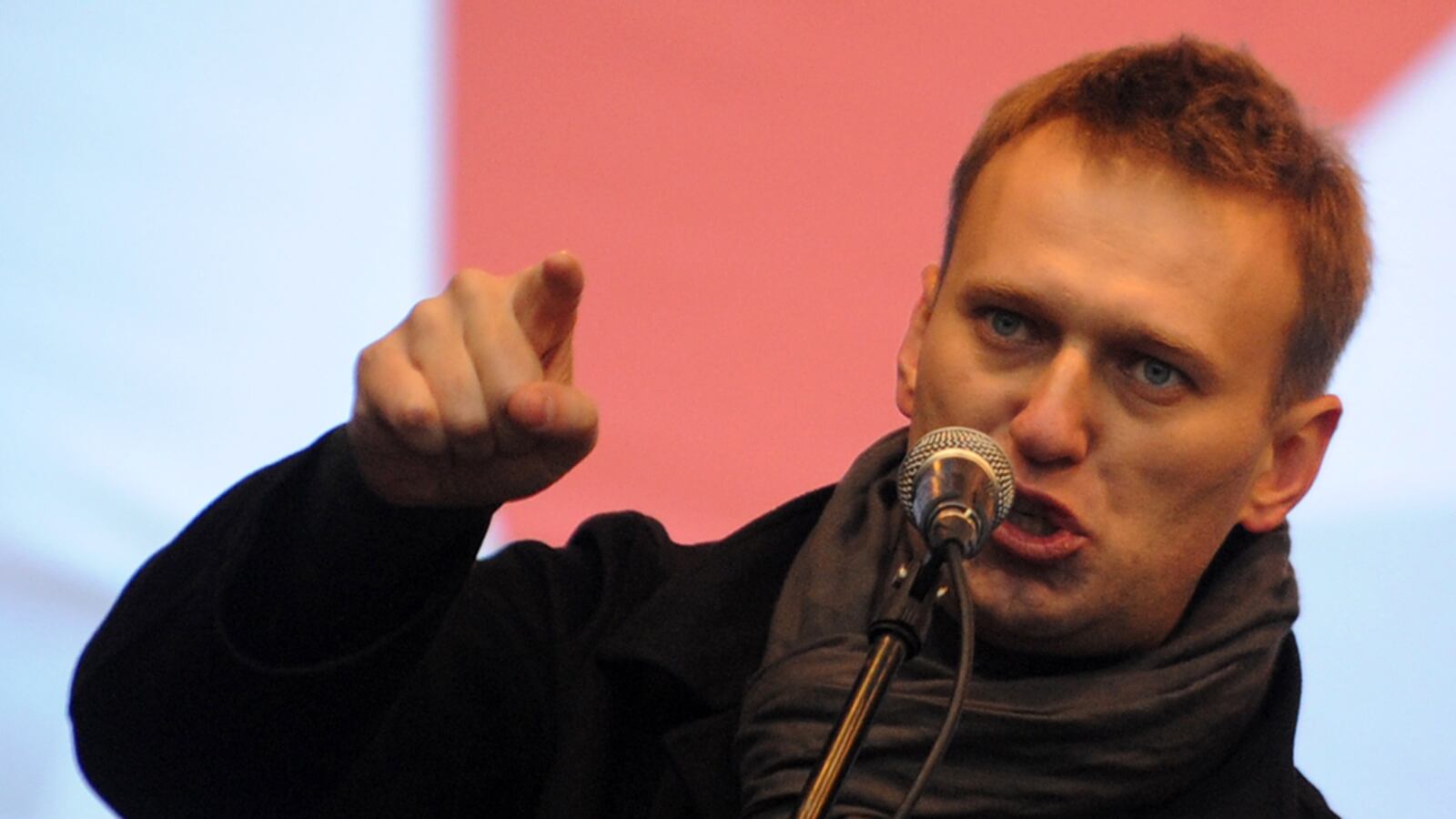 articles/2011/12/28/russian-opposition-leader-demands-new-elections/alexei-navalny-nemtsova_b9hfty