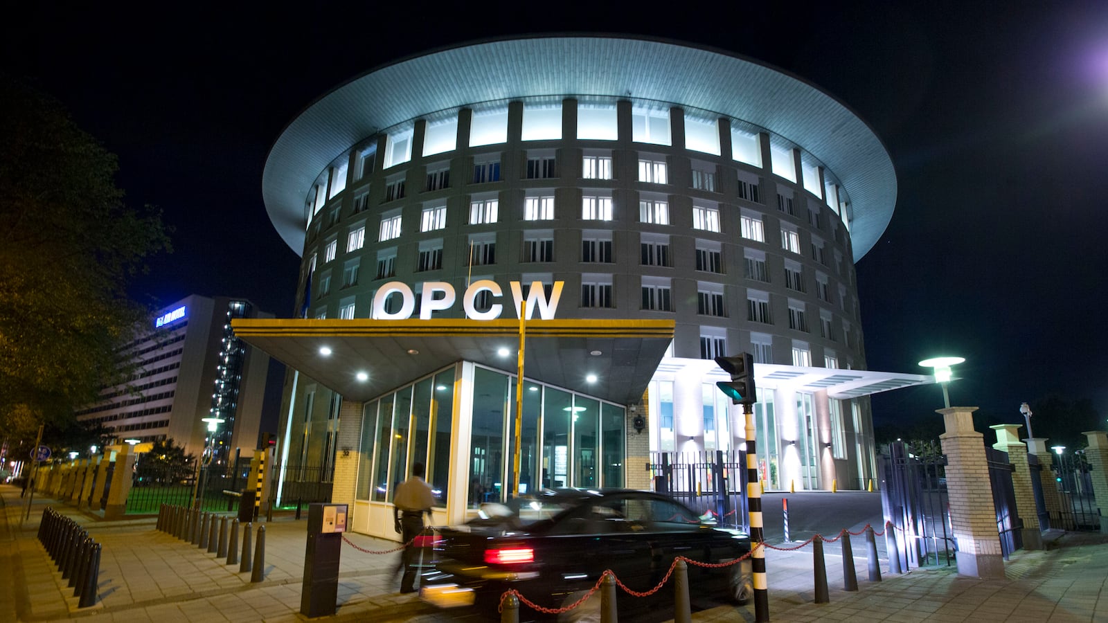 cheats/2013/11/16/opcw-sets-syrian-weapons-deadline/131116-opcw-cheat_wuktsa