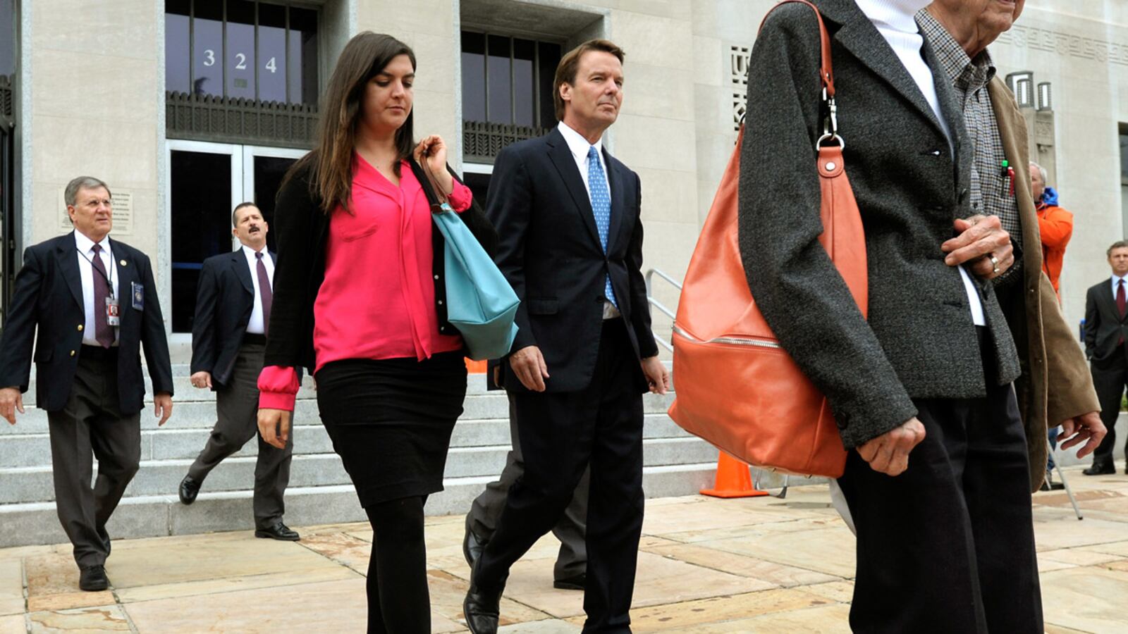 articles/2012/05/02/cate-edwards-courtroom-style-strategy/cate-edwards-trial-fashion-givhan_oxfbev