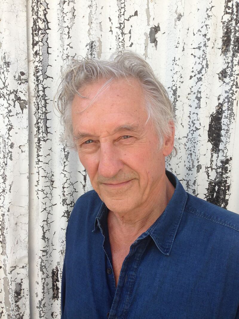 galleries/2013/08/27/simon-de-pury-s-studio-tours-of-los-angeles-artists-photos/130825-la-art-EdRuscha_itqsyy