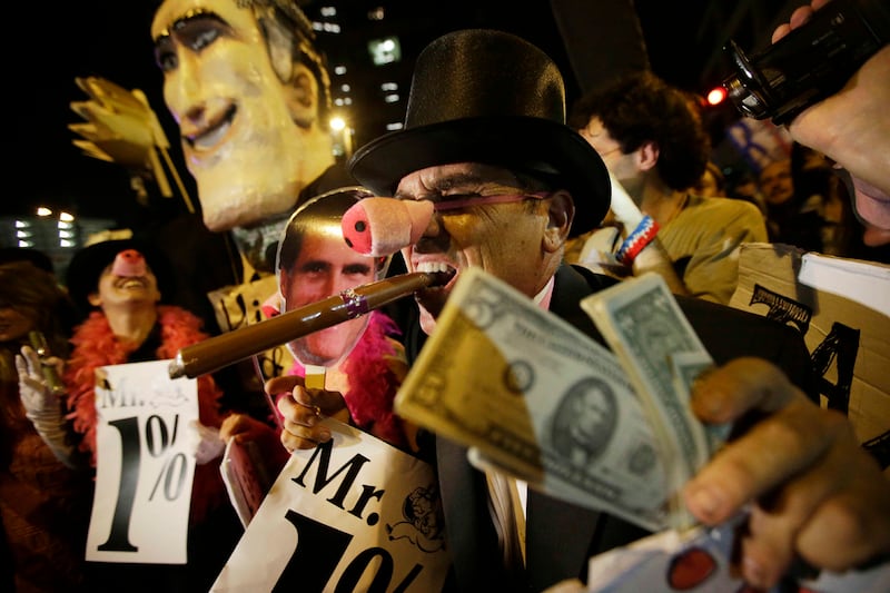 articles/2012/08/31/protesters-say-they-were-successful-in-tampa-despite-low-turnout/waddell-protests-rnc-last-night-tease-embed_offqpj
