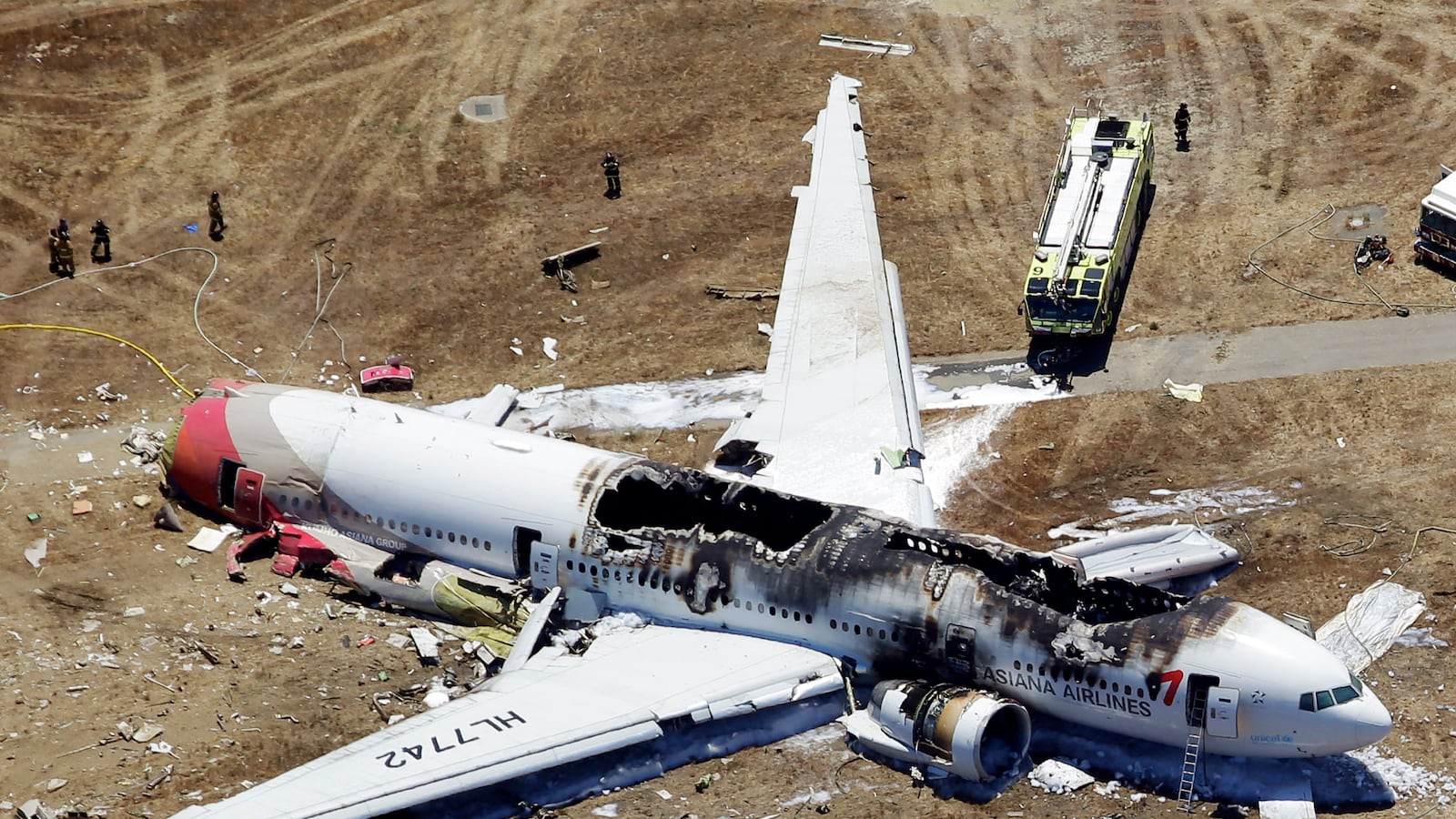 cheats/2013/07/07/plane-was-flying-dangerously-low/130707-SFO-plane-cheat_sjfdet