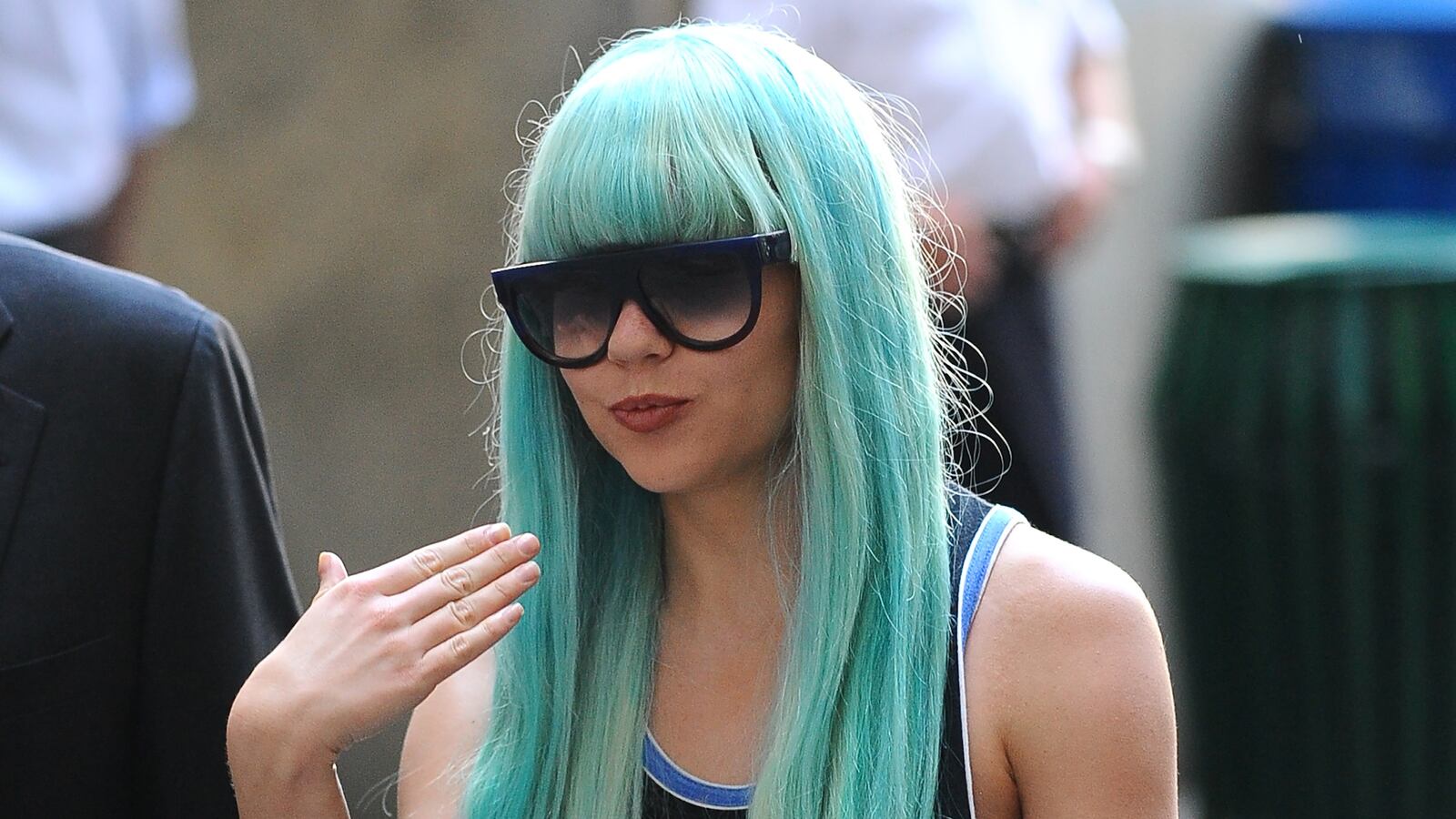 articles/2013/07/10/amanda-bynes-is-clearly-melting-down-but-is-she-also-racist/130709-samuels-bynes-racism-tease-embed_saioiy