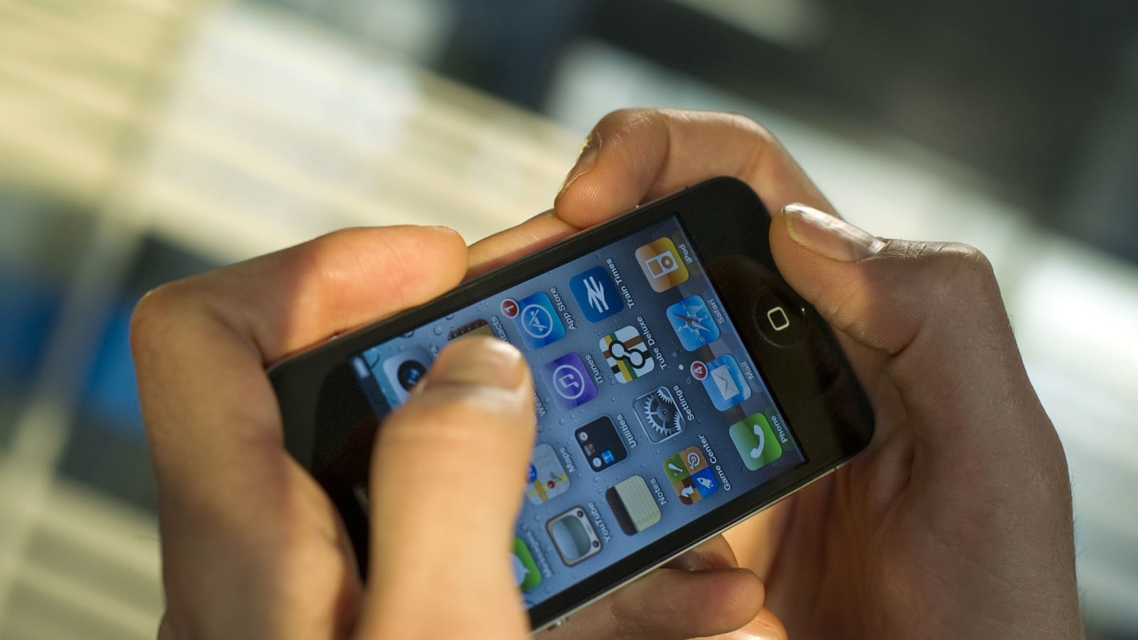 cheats/2015/09/03/teens-face-sex-charges-over-nude-selfies/150903-teens-criminal-charge-sexting-cheat_xxfnkm