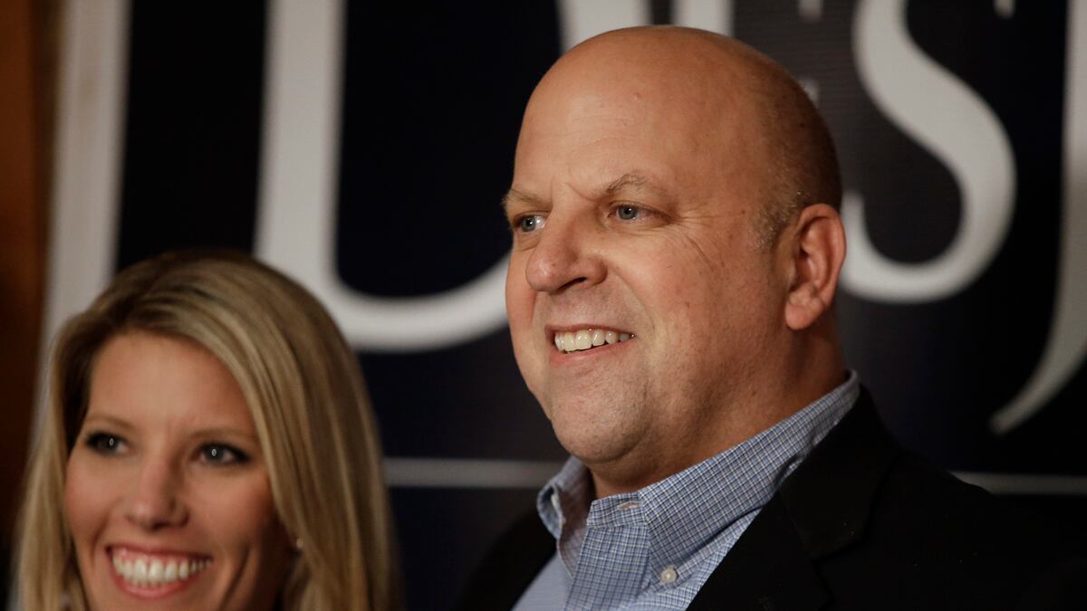 articles/2012/11/29/scott-desjarlais-crossed-the-line-by-having-sex-with-patients/sepkowitz-desjarlais-abortion-tease-embed_zj831x