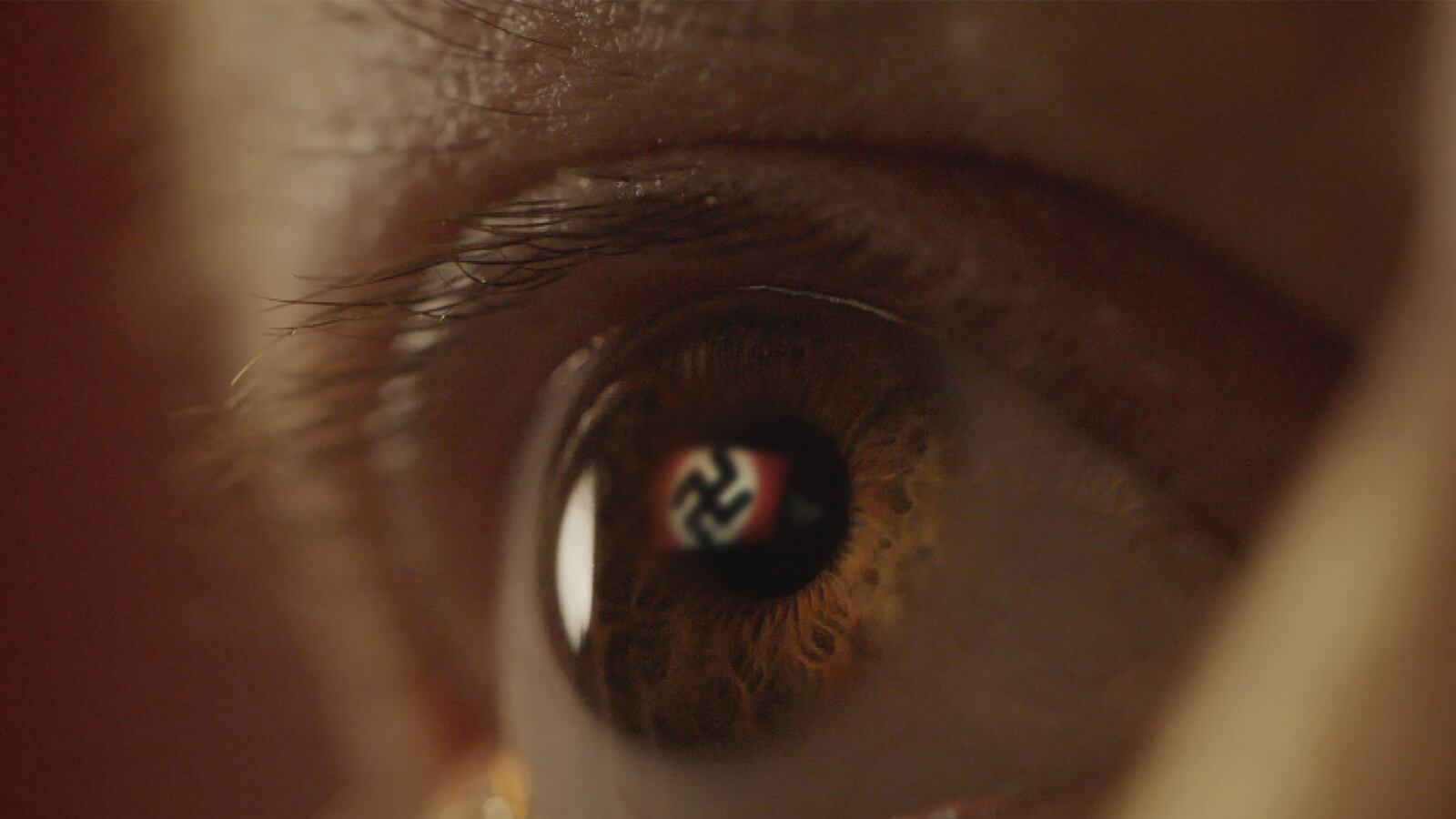 articles/2015/11/08/what-it-s-like-growing-up-with-a-nazi/151107-bugbee-nazi-doc-tease_srngeq