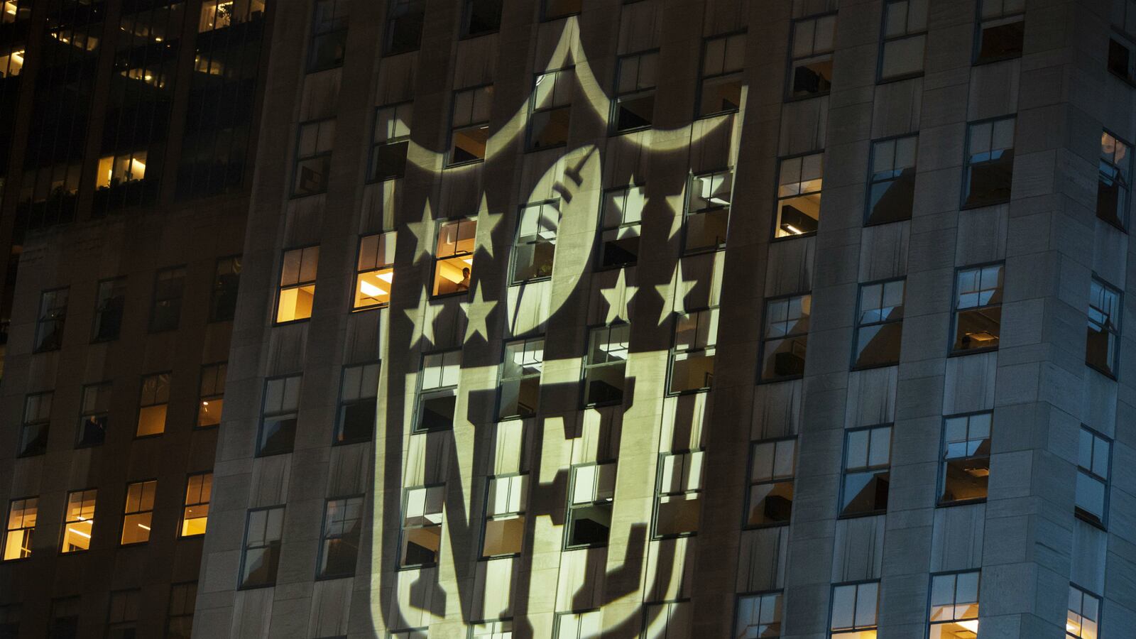 cheats/2014/09/24/poll-sponsors-should-cut-ties-with-nfl/140925-nfl-sponsors-cheat_pdzcoe