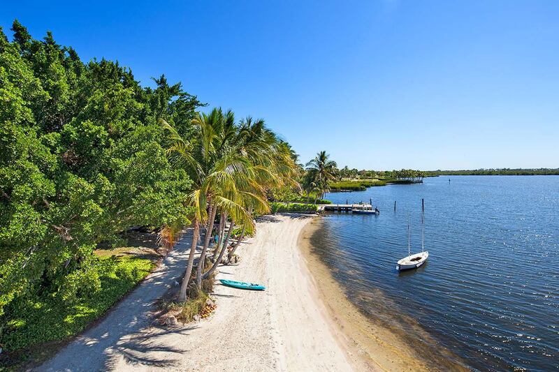 galleries/2014/09/27/omg-i-want-this-house-little-bokeelia-island-photos/140925-Bokeelia-6_gnefxm