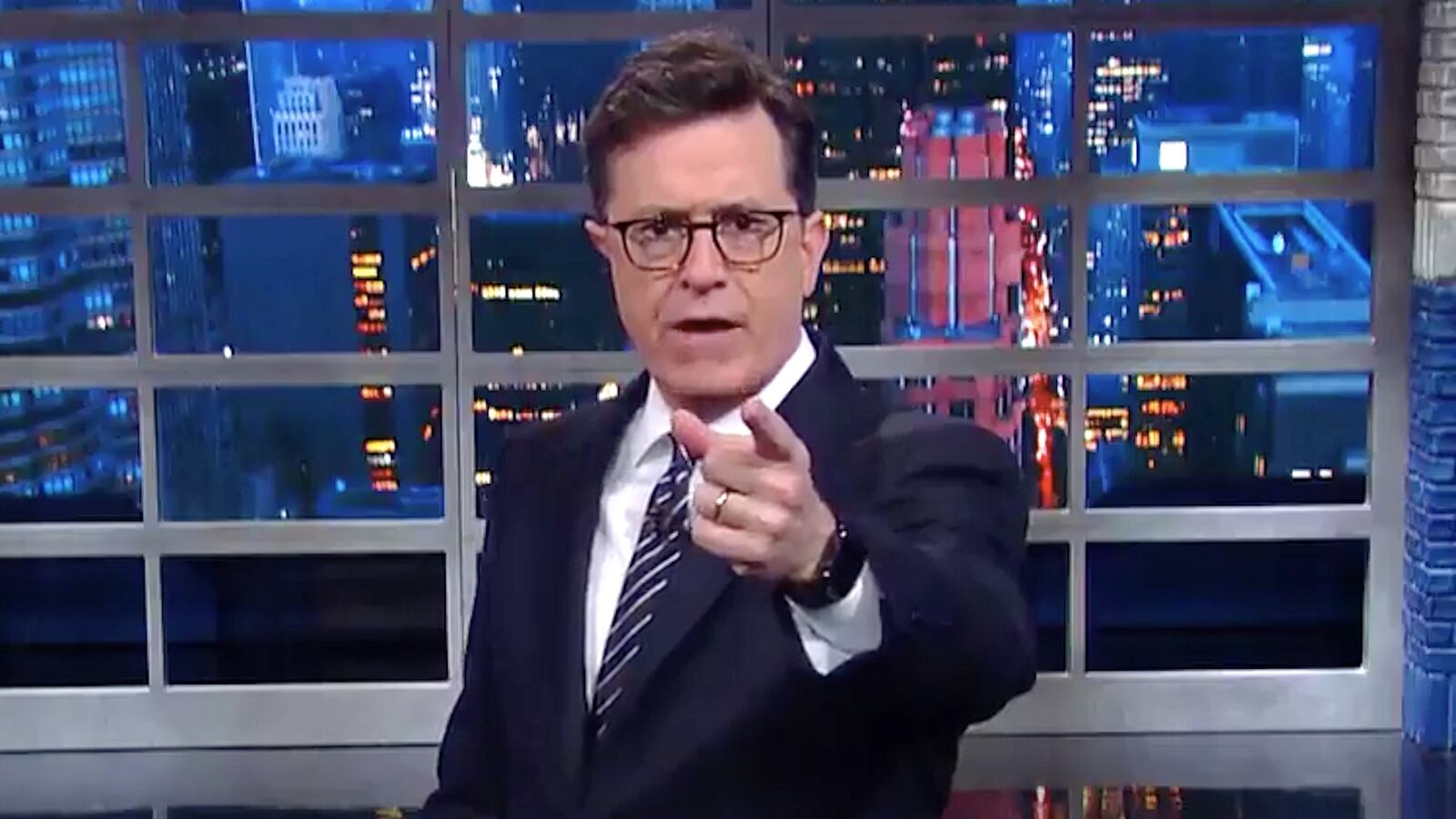 articles/2017/04/26/stephen-colbert-trump-acting-like-8-year-old-in-oval-office/170426-wilstein-colbert-trump-tease_wg2ach