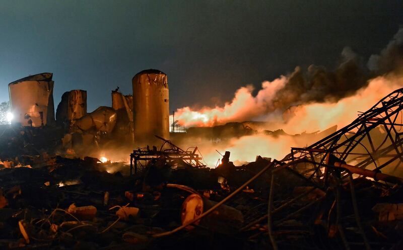 galleries/2013/04/18/fertilizer-plant-explosion-rocks-west-texas/plant-explosion-1_lvmrg5