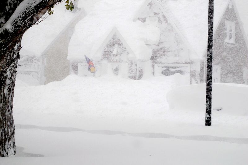 galleries/2014/11/19/a-year-of-snow-dumps-on-buffalo-photos/141119-buffalo-snow-03_kcyfcg