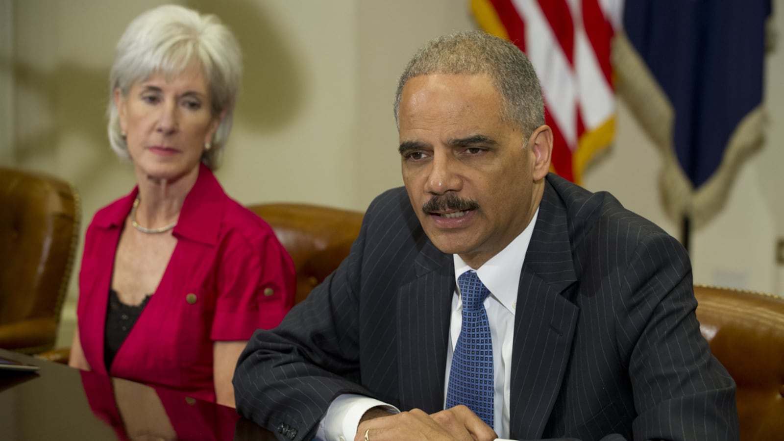 cheats/2012/07/27/feds-insurers-work-to-stop-fraud/medicare-fraud-holder-cheat_khulmn