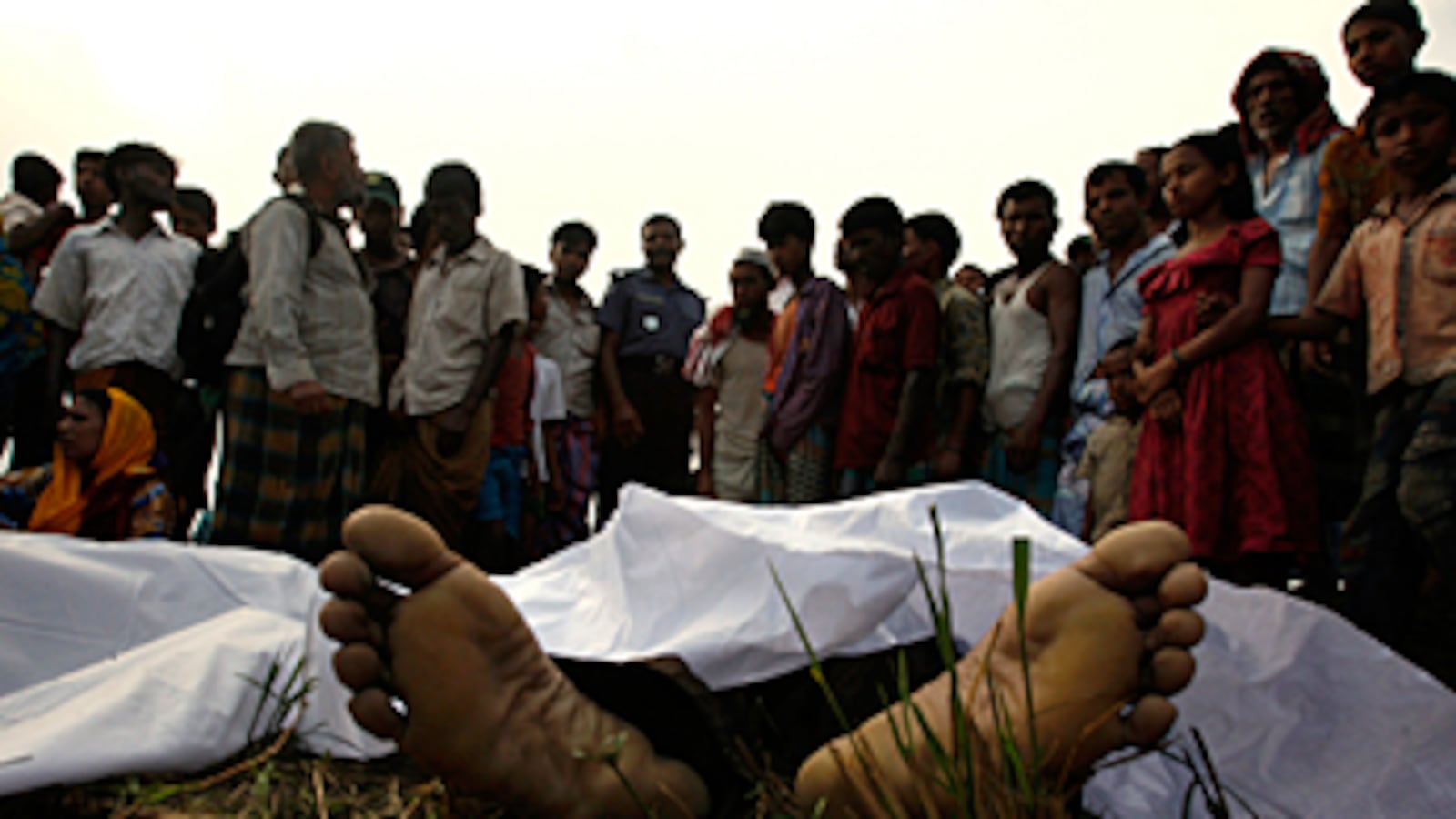 cheats/2011/04/21/bangladesh-ferry-sinks-killing-dozens/bangladesh-ferry-accident_wyeaah