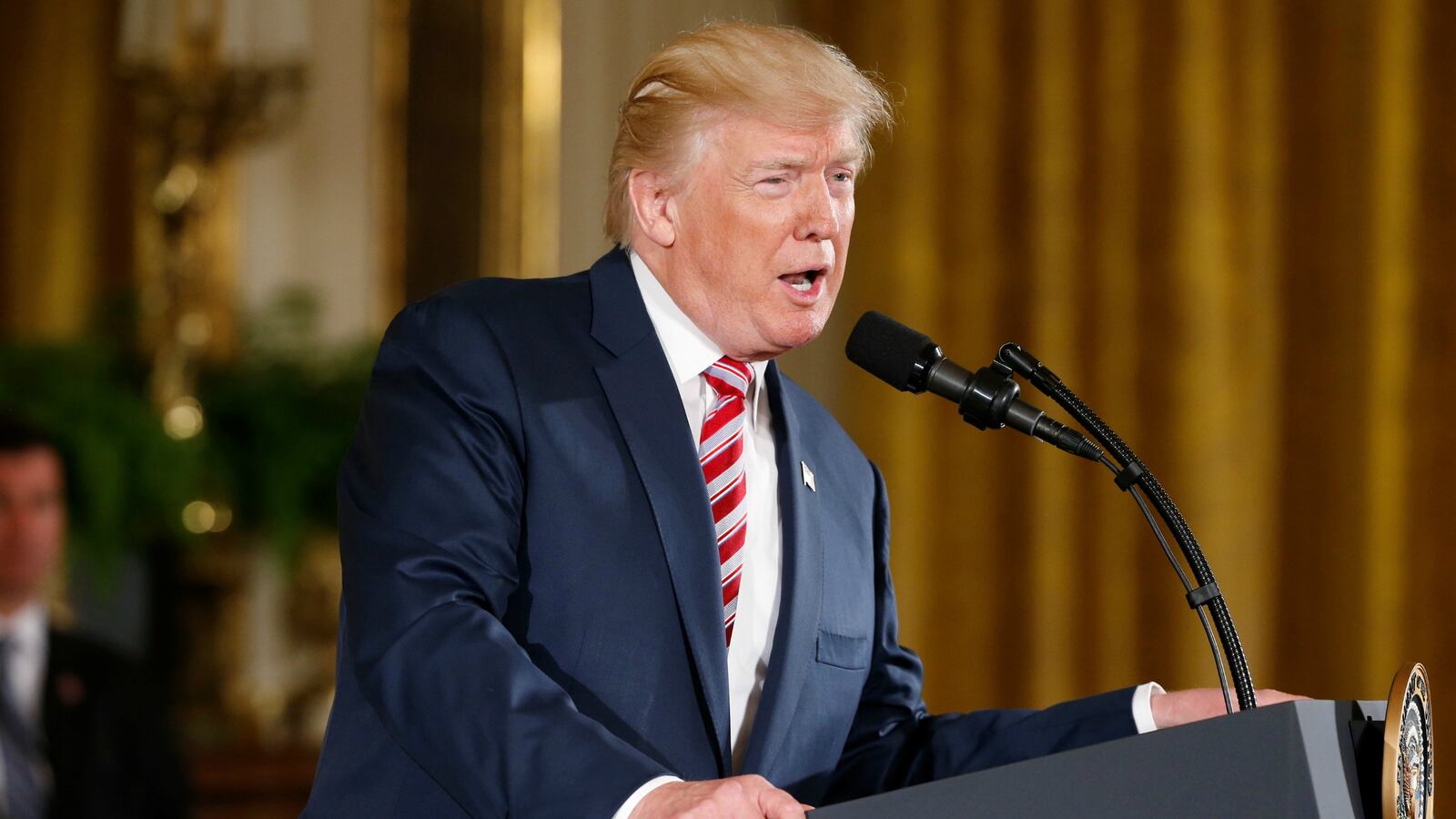 170605-trump-exec-privilege-cheat_cirwwz