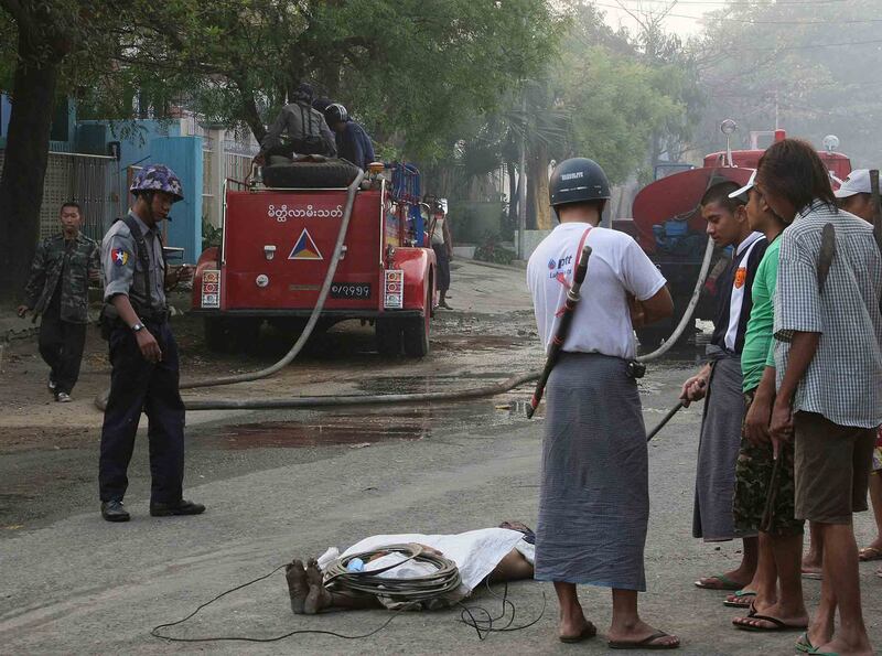 galleries/2013/03/22/uproar-in-burma-see-the-shocking-photos/myanmar-riots-12_hz6n2l