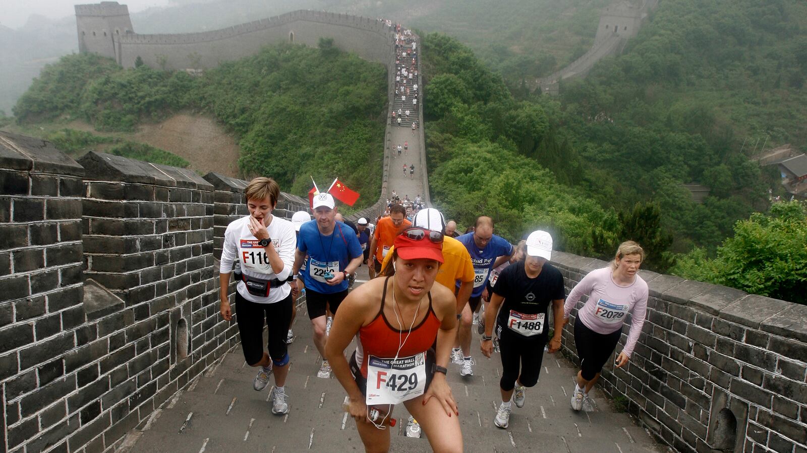 galleries/2013/11/02/extreme-races-10-mind-blowing-marathons-photos/131101-extreme-marathons-tease_afpibi