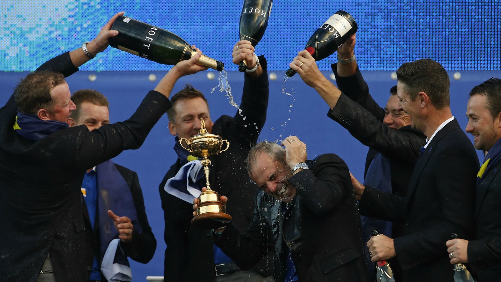 cheats/2014/09/28/europe-wins-3rd-ryder-cup-in-a-row/140928-rydercup-cheat_zetmuj