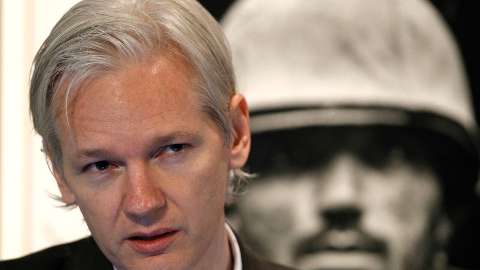 cheats/2015/07/04/assange-i-didn-t-file-for-asylum/150704-assange-cheat_sxozav