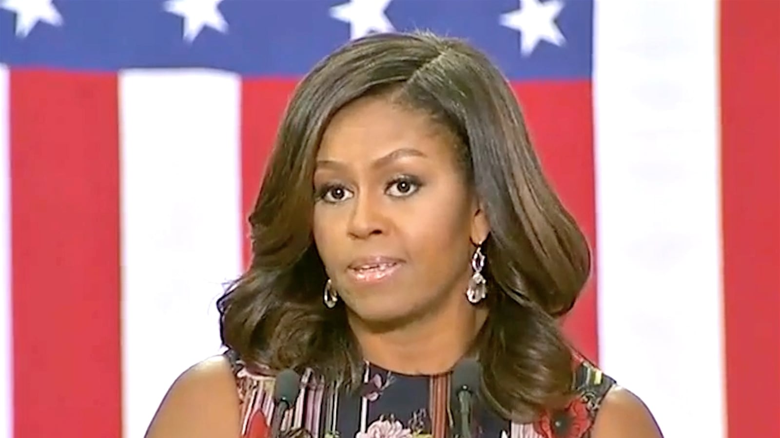 cheats/2016/09/16/michelle-obama-calls-out-trump-s-birtherism-at-clinton-rally/160916-flotus-trump-birther-cheat_nabgfk